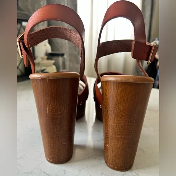 Like New Limelight Women’s Platform Sandal - Picture 8 of 14